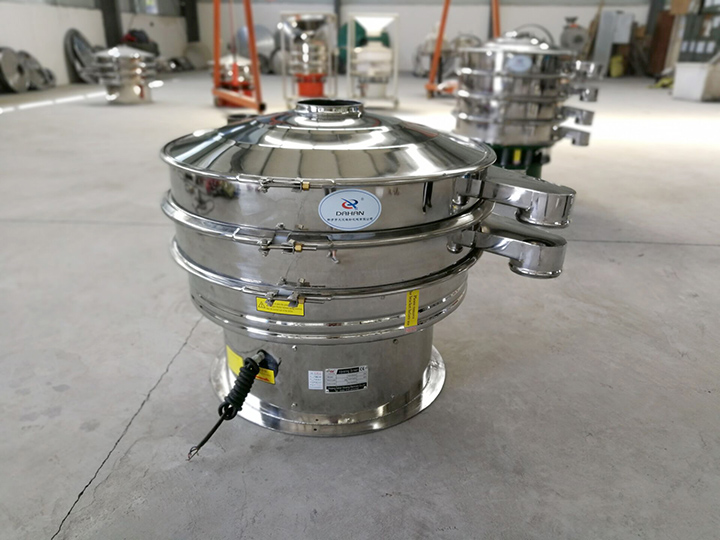 全不鏽鋼振動篩整機采用不鏽鋼拋光而成，幹淨衛生，可避免原料被汙染